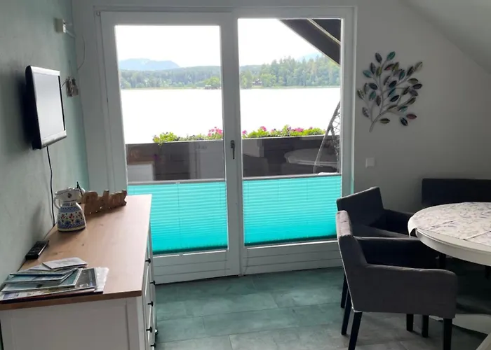 克雷比席勒公寓 *